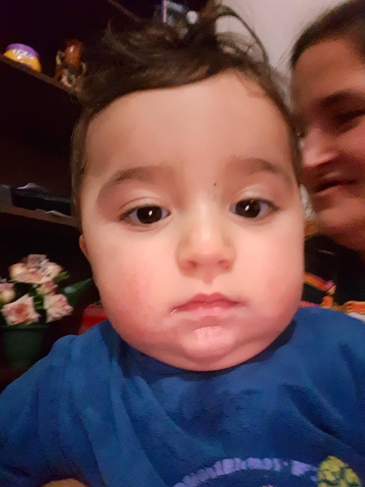 Salim participe au concours pour gagner de l'argent avec cette photo : black_hair, boy, cheek, child, chin, day, ear, eye, eyebrow, face, forehead, girl, hairstyle, head, infant, lip, mouth, nose, person, selfie