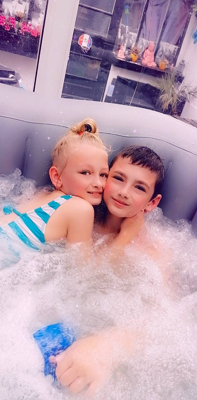 Shanelle participe au concours pour gagner de l'argent avec cette photo : baby, barechested, bathing, chest, child, eyebrow, foam, fun, happy, joy, leisure, mouth, muscle, nose, person, product, recreation, skin, smile, swimming_pool