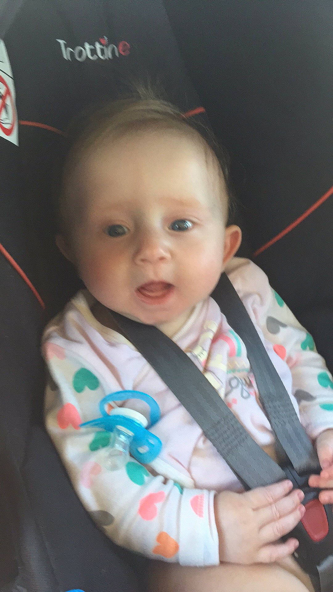 Laly a rejoint le concours — aidez-le/la à gagner de superbes lots ! baby, cheek, child, chin, ear, eye, face, forehead, head, iris, lip, neck, nose, person, skin, smile, toddler