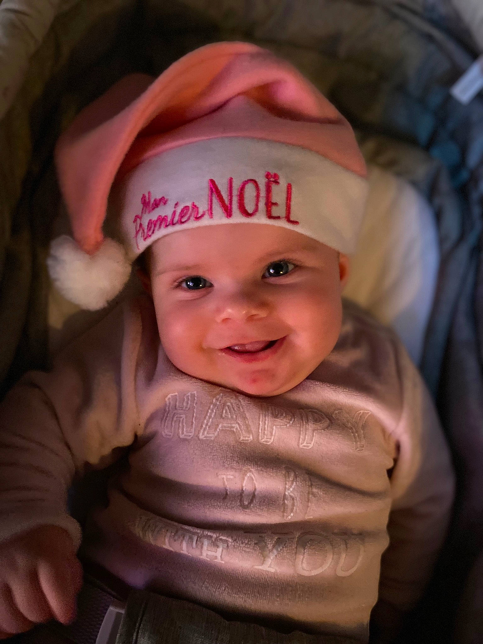 Eléna a rejoint le concours — aidez-le/la à gagner de superbes lots ! baby, cap, cheek, chin, eyebrow, flash_photography, forehead, happy, headgear, headwear, iris, joy, lip, mouth, nose, person, pink, product, skin, sleeve