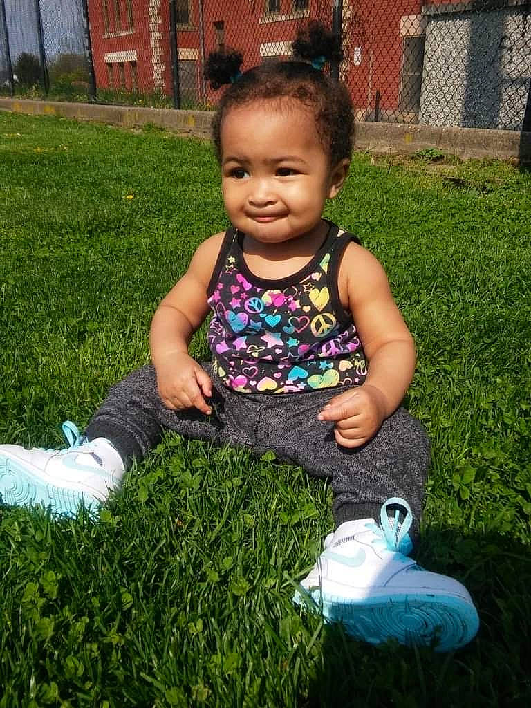 Kelly joined the competition — help win amazing prizes! baby_toddler_clothing, beauty, botany, child, clothing, fun, garden, grass, groundcover, happy, joy, lawn, leaf, leisure, nature, people, people_in_nature, person, plant, smile