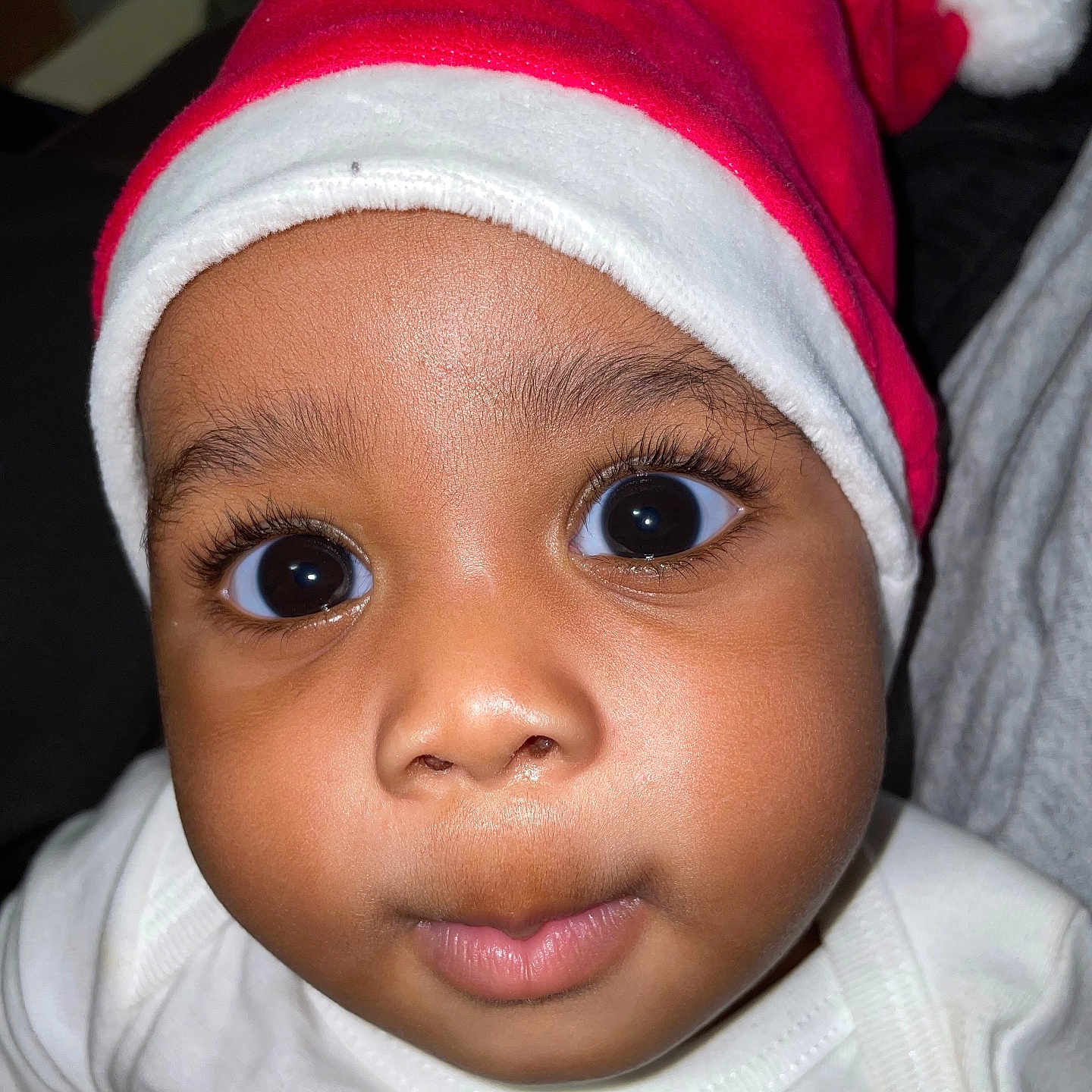 Eliora a rejoint le concours — aidez-le/la à gagner de superbes lots ! baby, baseballcap, beanie, bodypart, bonnet, cap, clothing, face, happy, hat, head, hood, hoodie, knitwear, person, photography, portrait, smile, sweater, sweatshirt