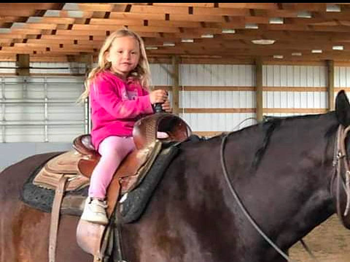 Leidella is registered to the contest to win money with this photo: bit, bridle, equestrian_sport, equestrianism, fun, hair, halter, horse, horse_supplies, horse_tack, mammal, organism, outdoor_recreation, person, recreation, rein, saddle, smile, sports, vertebrate