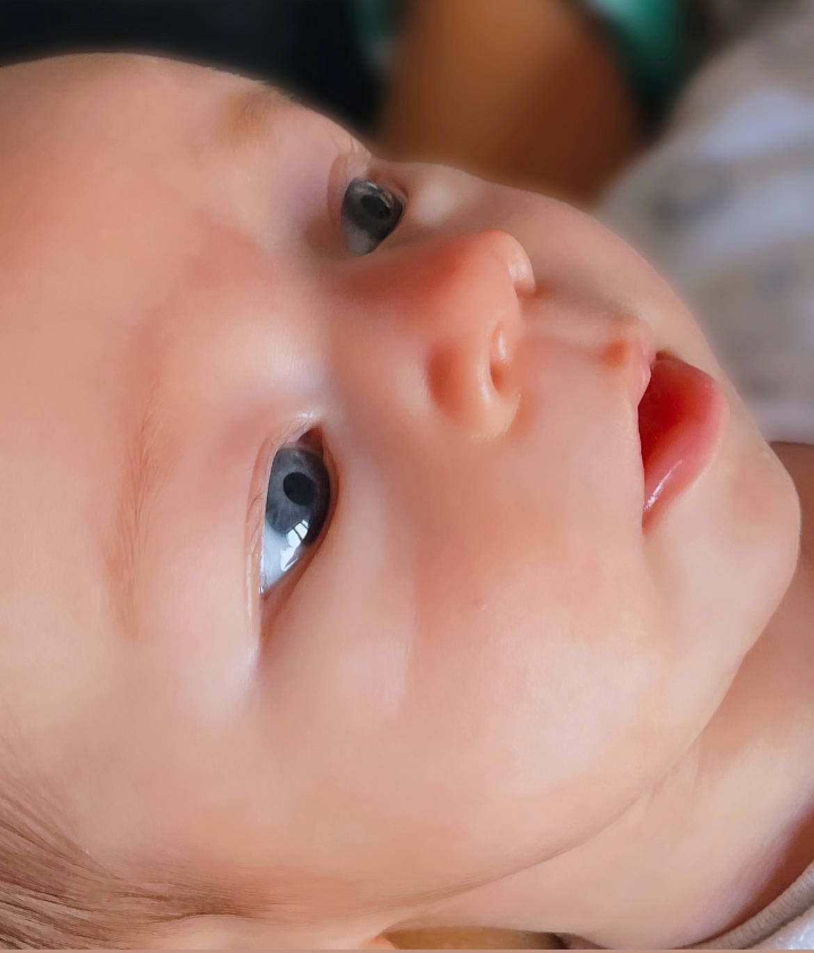 Ayden a rejoint le concours — aidez-le/la à gagner de superbes lots ! baby, cheek, chest, child, close_up, ear, eyebrow, eyelash, fun, happy, iris, lip, mouth, neck, nose, peach, portrait_photography, skin, smile, toddler