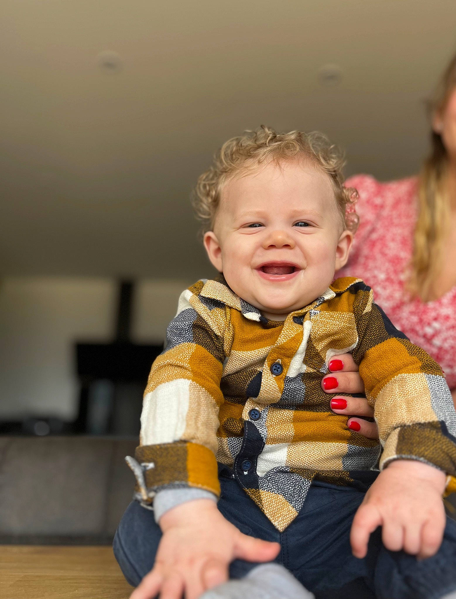 Ethan participe au concours pour gagner de l'argent avec cette photo : baby, baby_products, baby_toddler_clothing, blond, cheek, child, dress, flash_photography, flooring, fun, happy, iris, joy, pattern, person, portrait_photography, sitting, skin, sleeve, smile
