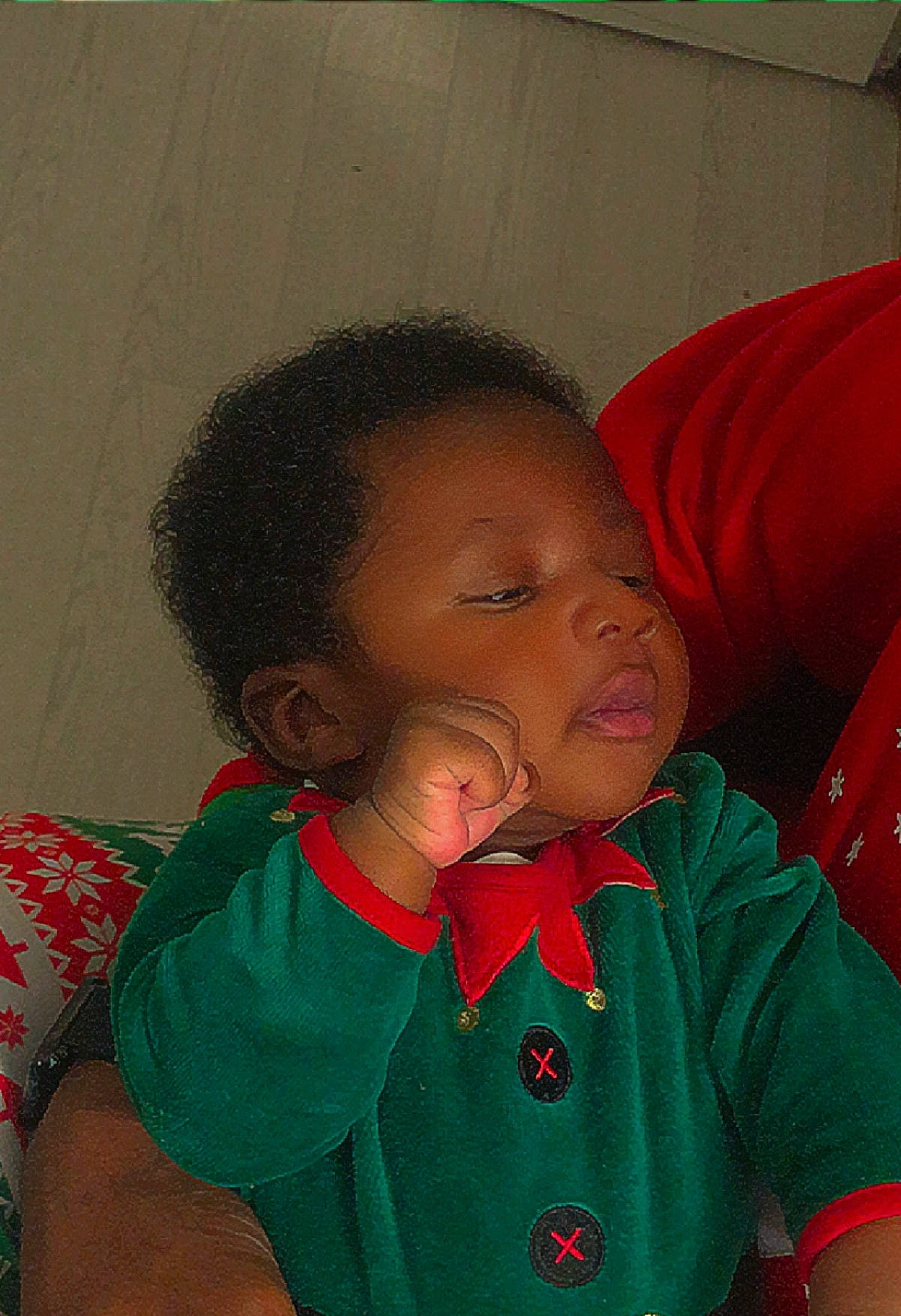 Melvyn a rejoint le concours — aidez-le/la à gagner de superbes lots ! arm, baby, baby_toddler_clothing, cheek, comfort, ear, eyebrow, finger, forehead, happy, head, human_body, iris, lip, mouth, nose, person, skin, sleeve, smile