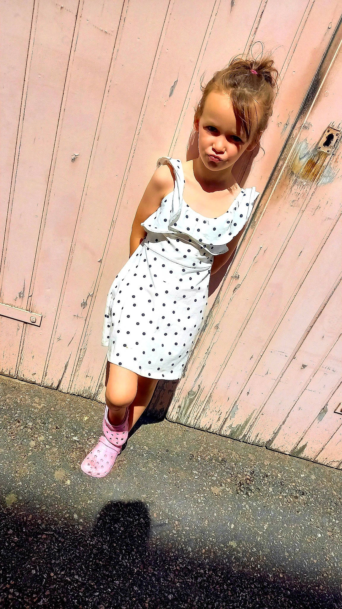 Lyliana a rejoint le concours — aidez-le/la à gagner de superbes lots ! blond, brown_hair, day_dress, eyewear, fashion_design, flash_photography, foot, grass, happy, human_leg, knee, pattern, person, shoe, sleeve, street_fashion, thigh, tints_and_shades, vintage_clothing, waist