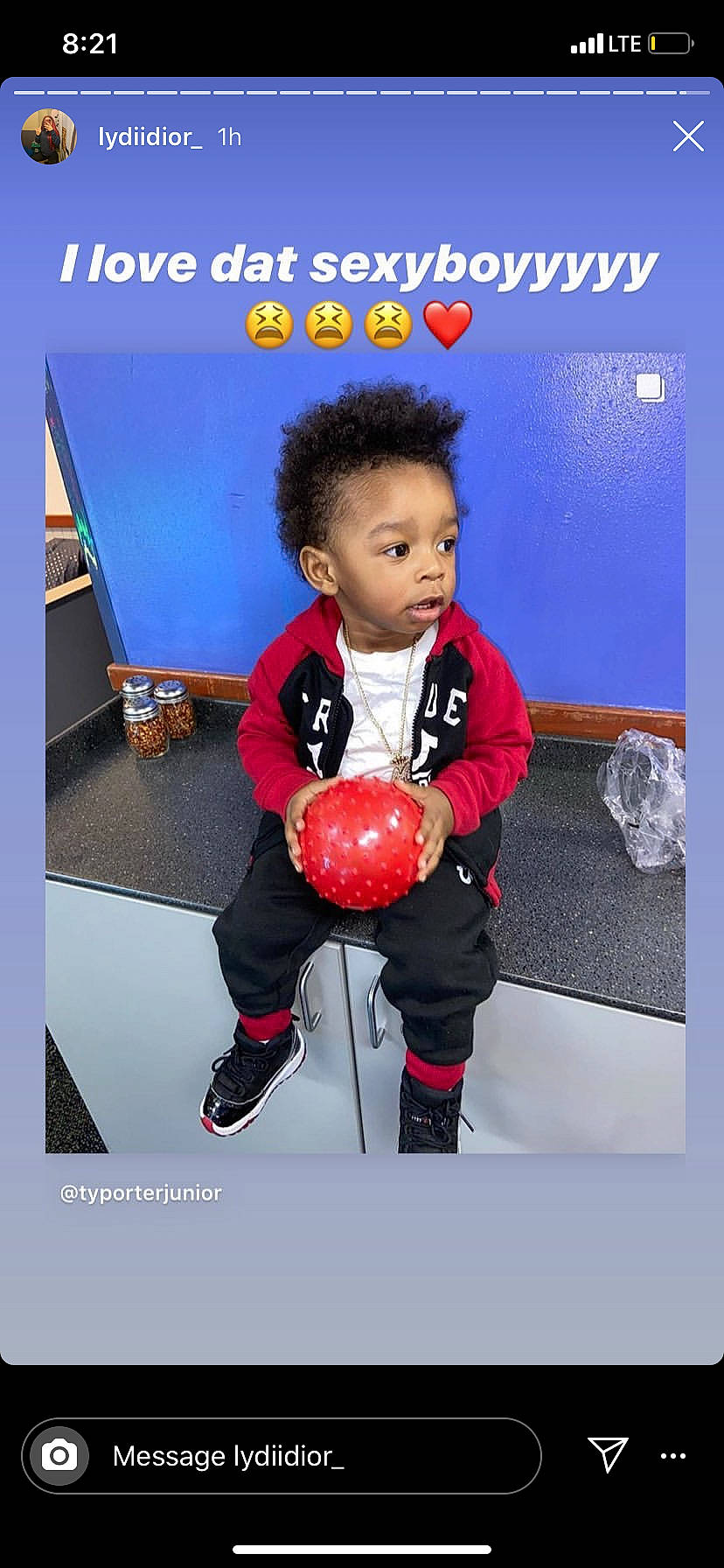 Maison is registered to the contest to win money with this photo: ball, child, games, person, photography, play, soccer_ball