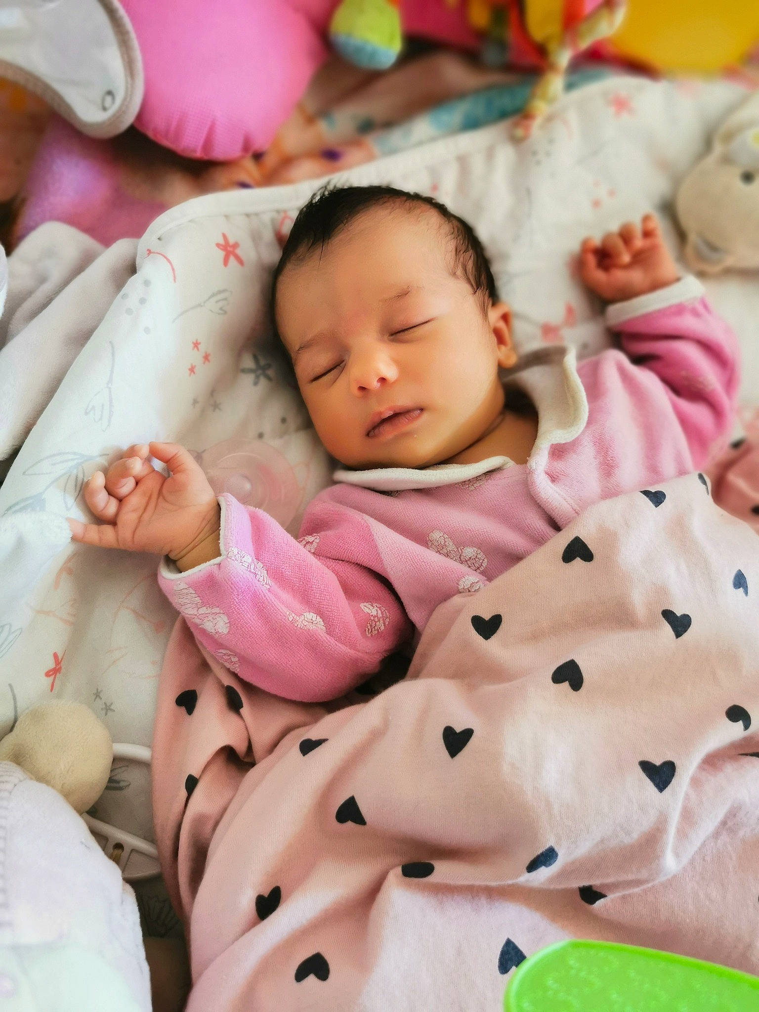 Elena participe au concours pour gagner de l'argent avec cette photo : arm, baby, baby_sleeping, baby_toddler_clothing, bedtime, cheek, child, comfort, face, finger, happy, head, linens, pattern, person, pink, skin, sleeve, textile, toddler