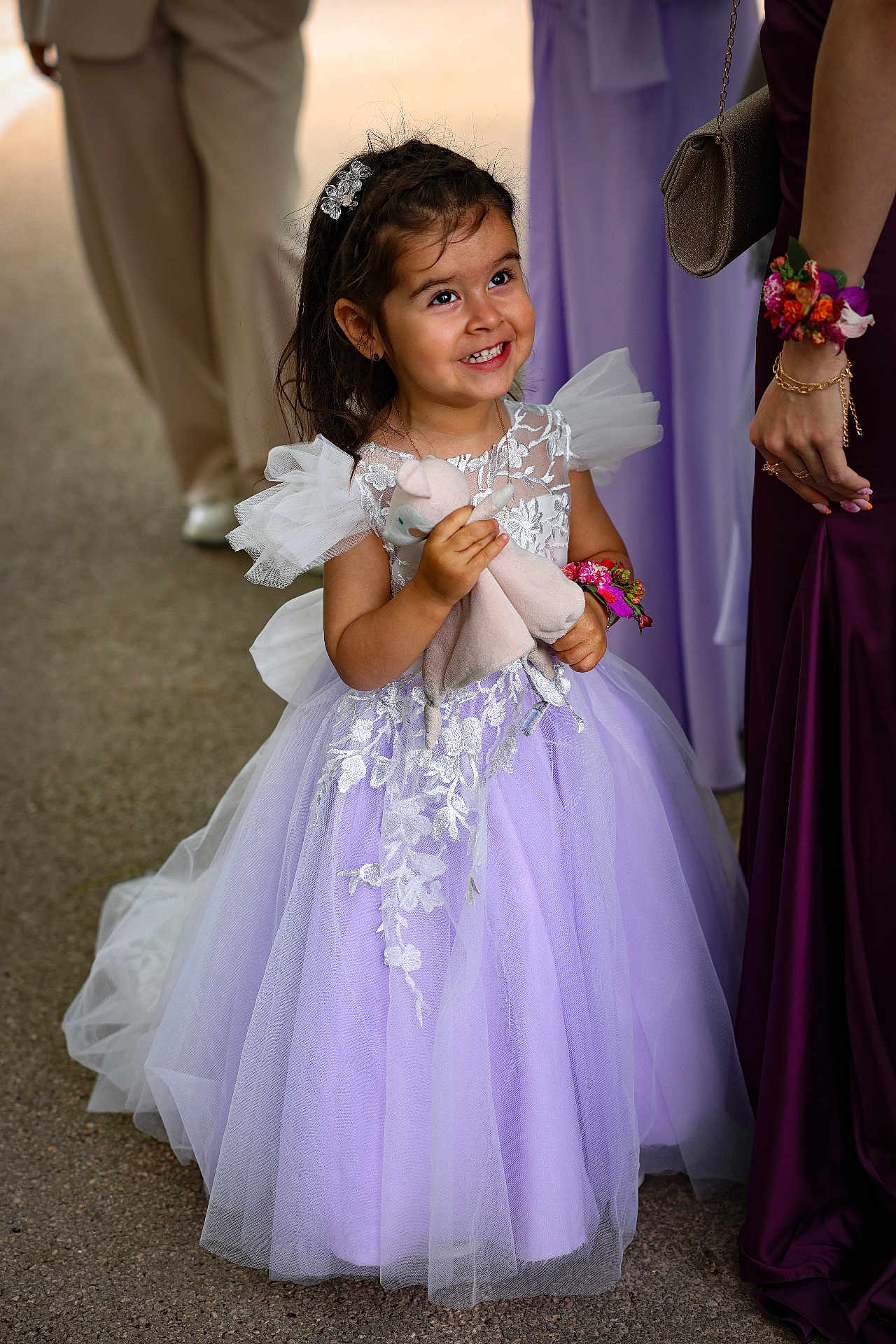 Hélyna participe au concours pour gagner de l'argent avec cette photo : child, girl, dress, lavender, lace, plush_toy, smile, hair_clip, flower_bracelet, person, portrait, outdoor, happy, cute, fashion, celebration, people, event, tulle, holding