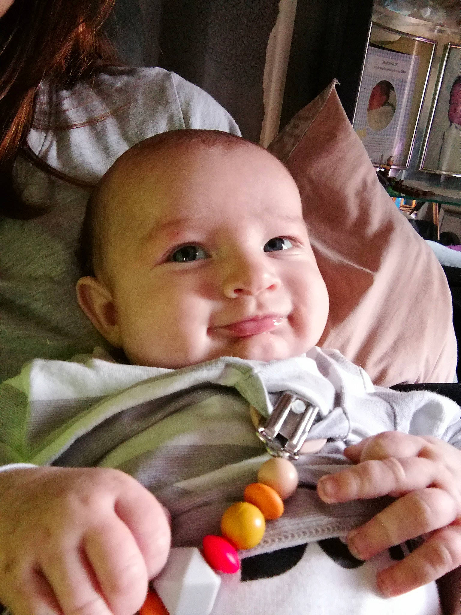 Diego a rejoint le concours — aidez-le/la à gagner de superbes lots ! baby, baby_toddler_clothing, cheek, chin, eye, eyebrow, facial_expression, finger, gesture, hand, happy, iris, lip, mouth, nose, person, product, skin, smile, textile