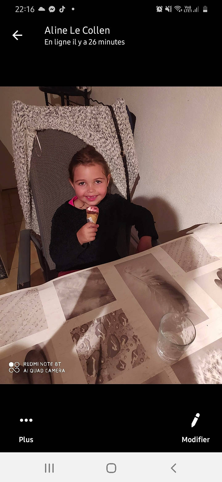 Eliana participe au concours pour gagner de l'argent avec cette photo : art, joy, person, photography, sitting