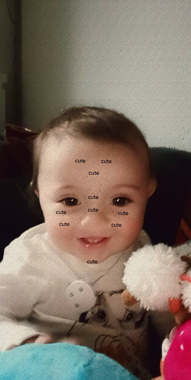 Maël a rejoint le concours — aidez-le/la à gagner de superbes lots ! baby, baby_toddler_clothing, cheek, child, eyelash, flash_photography, fun, fur, fur_clothing, happy, head, iris, lip, nose, person, petal, selfie, skin, smile, toddler