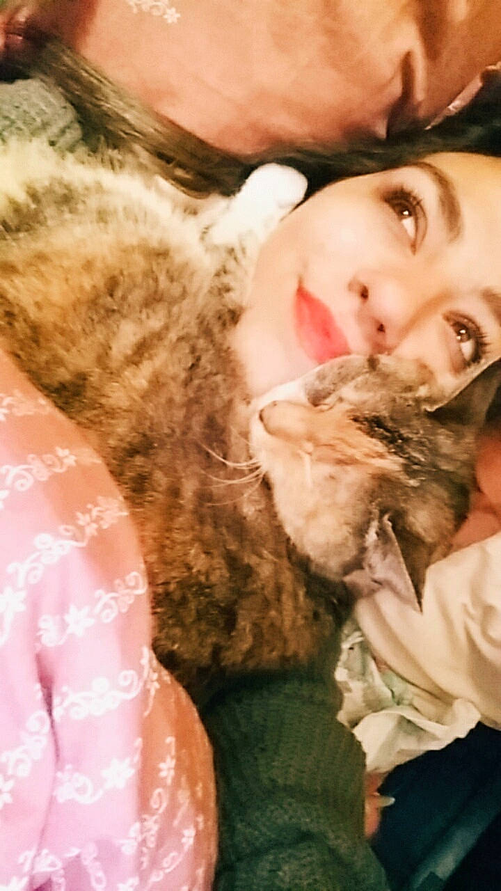 Chaussette participe au concours pour gagner de l'argent avec cette photo : cheek, child, fur, fur_clothing, gesture, hug, lip, love, nose, photography, puppy_love, skin, smile