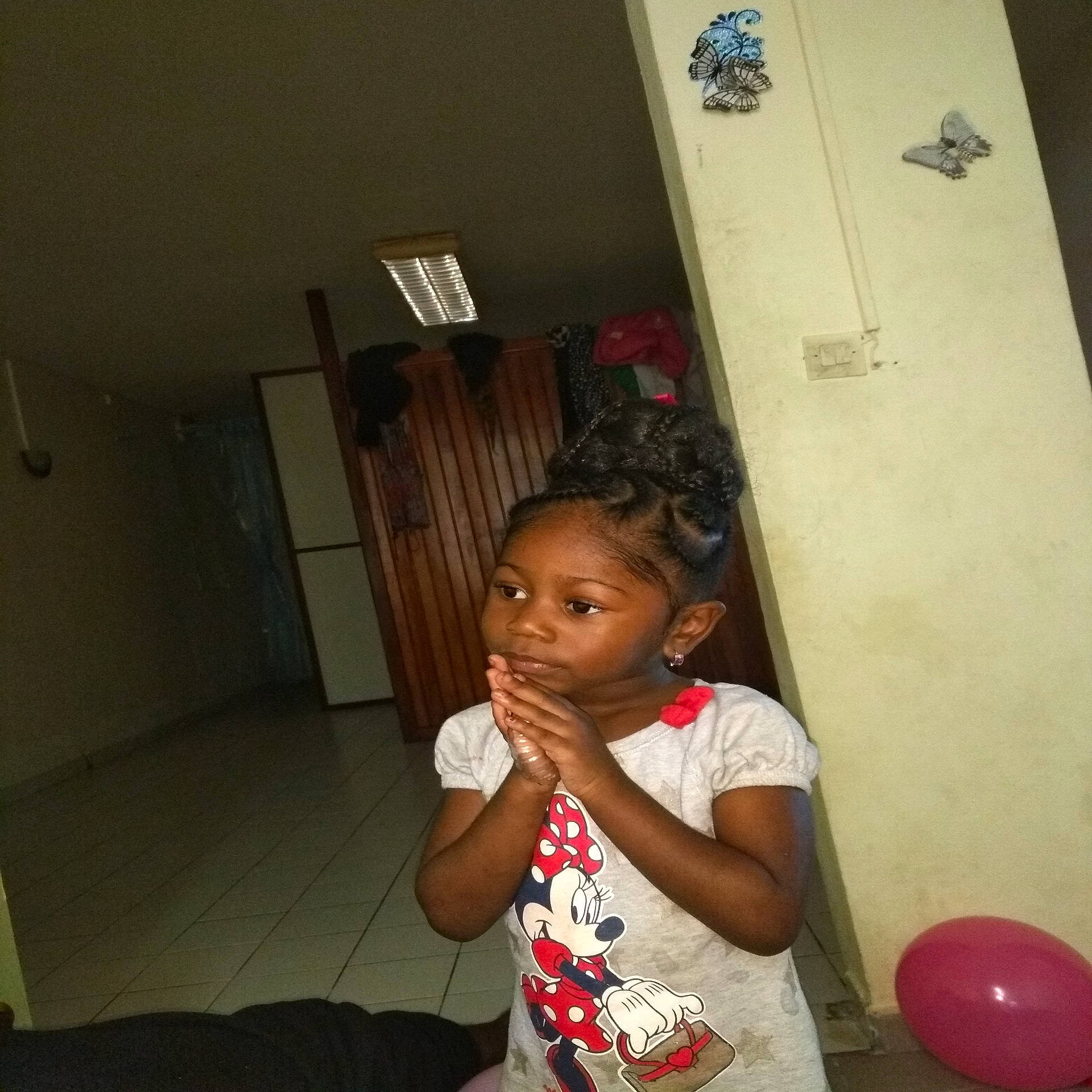 Sumeerah participe au concours pour gagner de l'argent avec cette photo :