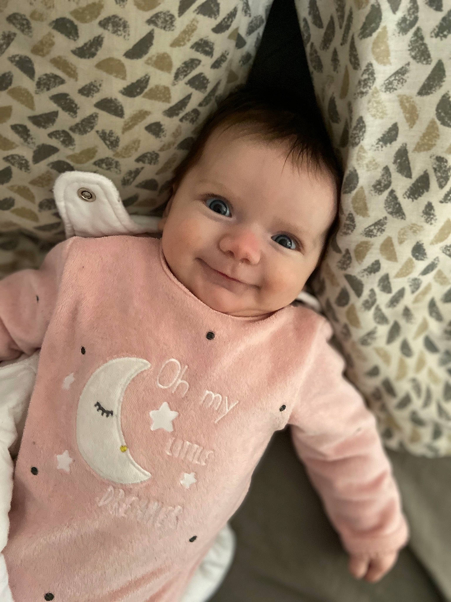 Lya a rejoint le concours — aidez-le/la à gagner de superbes lots ! baby, cheek, child, eye, face, head, joy, lip, nose, pattern, person, pink, skin, smile, toddler