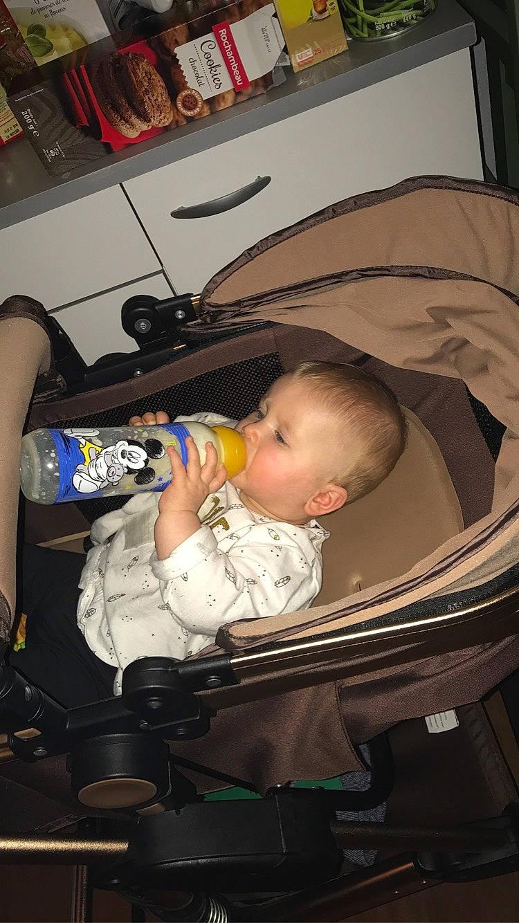 Luna a rejoint le concours — aidez-le/la à gagner de superbes lots ! baby, baby_carriage, baby_products, child, person, product, toddler