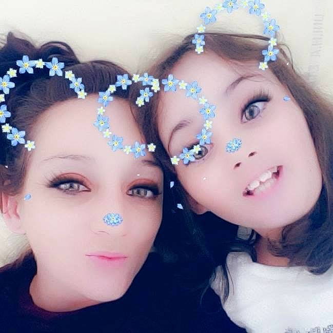 Lyloo participe au concours pour gagner de l'argent avec cette photo : barbie, beauty, brown_hair, cheek, doll, eyebrow, eyelash, face, forehead, girl, hair_accessory, hair_coloring, head, headpiece, jewellery, joy, lip, person