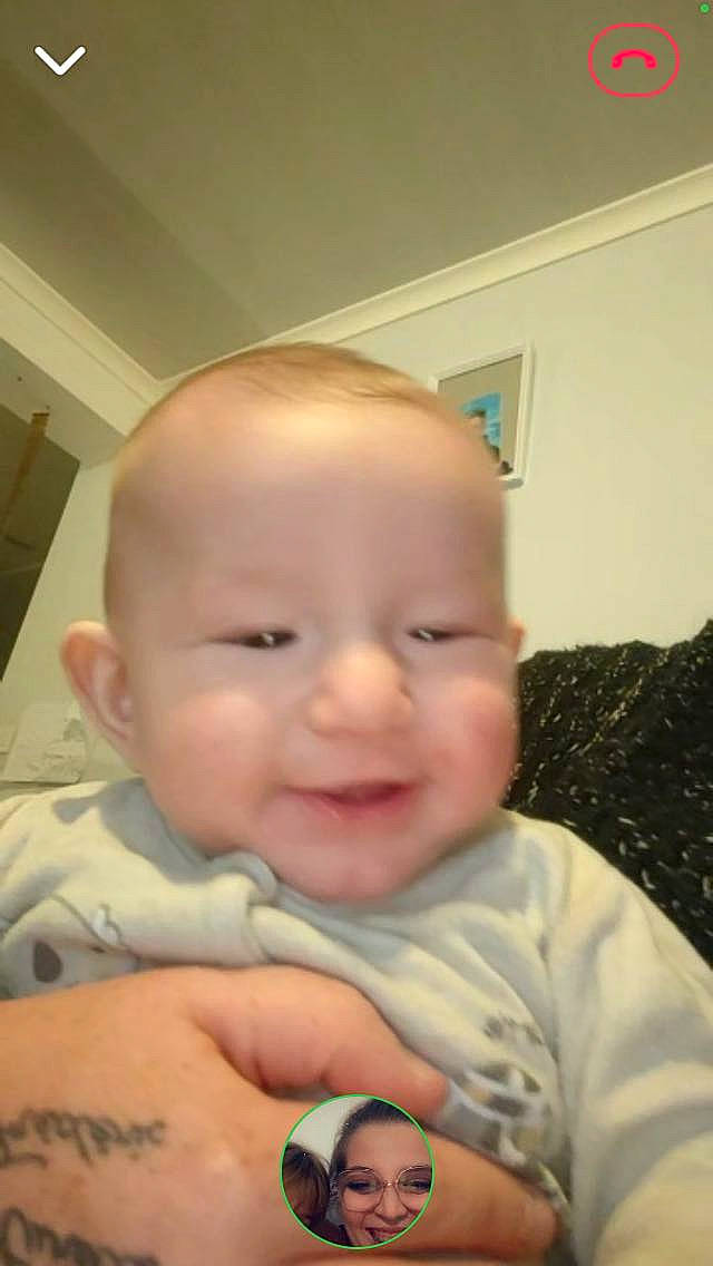 Seyvan a rejoint le concours — aidez-le/la à gagner de superbes lots ! baby, baby_toddler_clothing, cheek, chin, ear, eye, eyebrow, eyelash, finger, forehead, gesture, happy, iris, joy, lip, mouth, nose, person, skin, smile