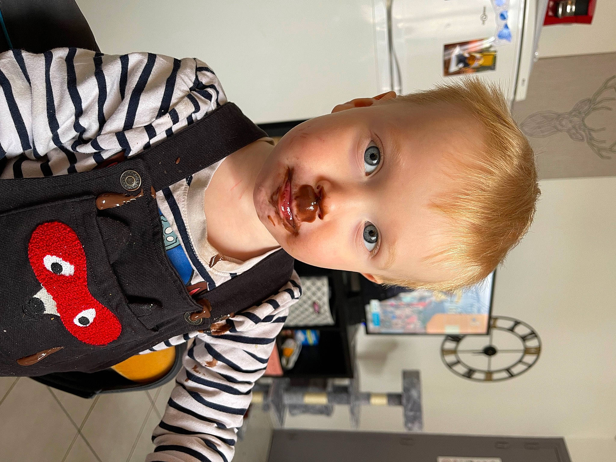 Thimeo a rejoint le concours — aidez-le/la à gagner de superbes lots ! baby, baby_products, baby_toddler_clothing, cheek, child, collar, eye, eyelash, face, fashion_accessory, fun, hairstyle, hat, mouth, nose, person, picture_frame, room, sleeve, smile