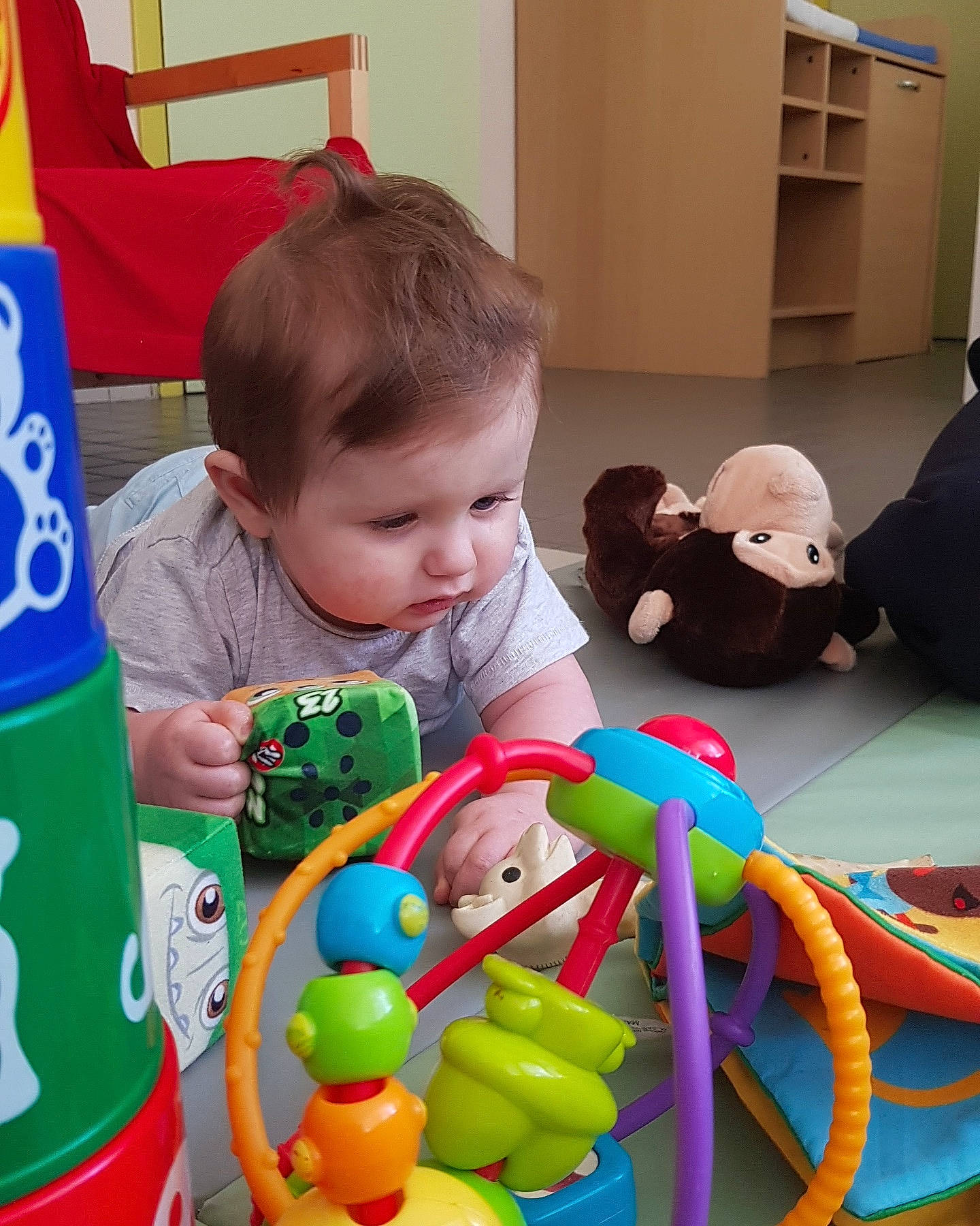 Victor a rejoint le concours — aidez-le/la à gagner de superbes lots ! baby, baby_playing_with_toys, baby_products, baby_toys, child, event, fun, leisure, party, party_supply, person, photograph, plastic, play, product, recreation, room, sharing, snapshot, toddler