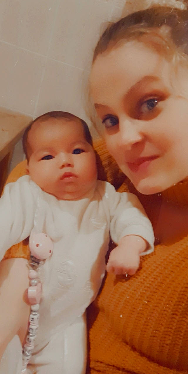 Kessy participe au concours pour gagner de l'argent avec cette photo : baby, cheek, child, eye, face, head, iris, joy, lip, nose, person, skin, toddler