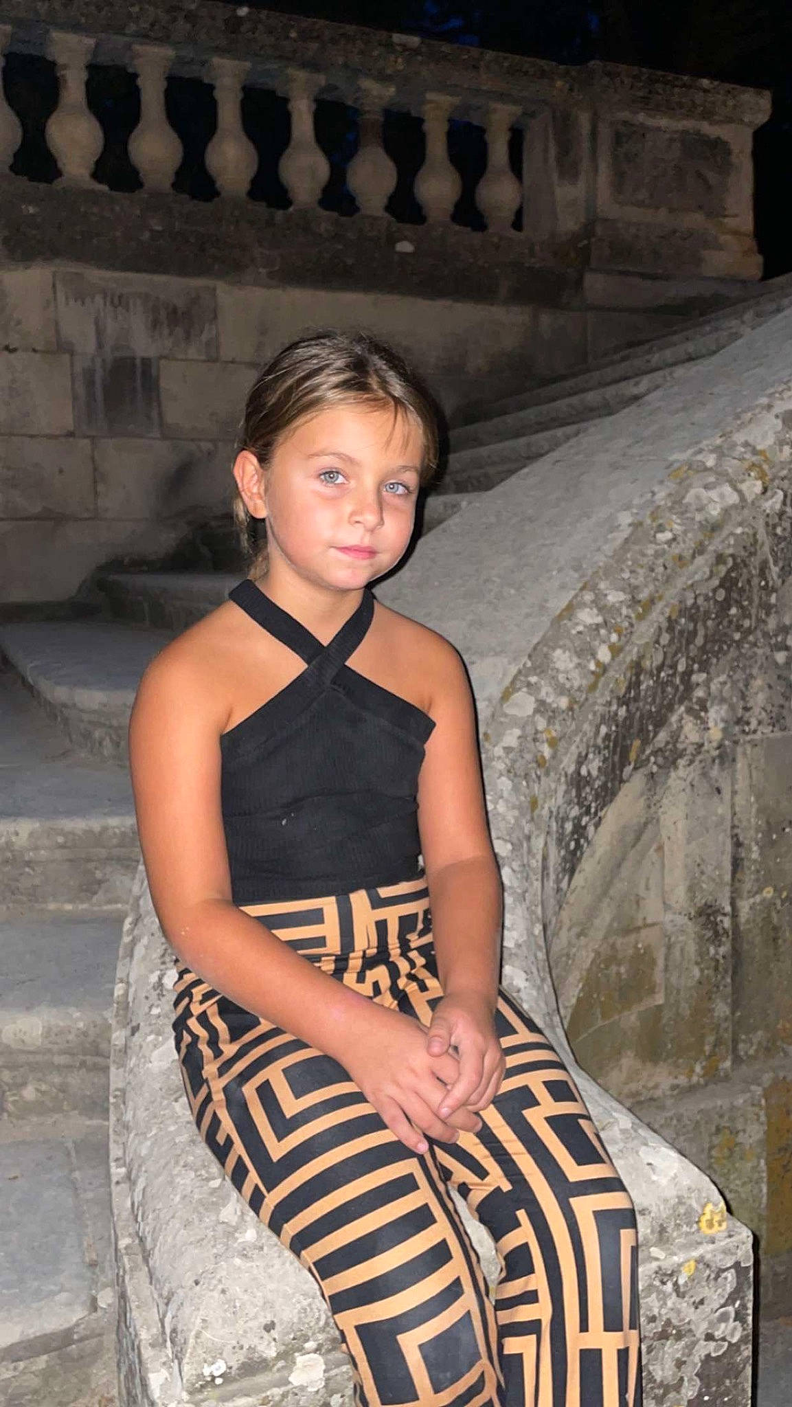 Kelia a rejoint le concours — aidez-le/la à gagner de superbes lots ! black, black_hair, day_dress, fashion, fashion_design, flash_photography, formal_wear, hairstyle, human_leg, jewellery, lip, long_hair, neck, one_piece_garment, organ, person, snapshot, temple, thigh, trunk