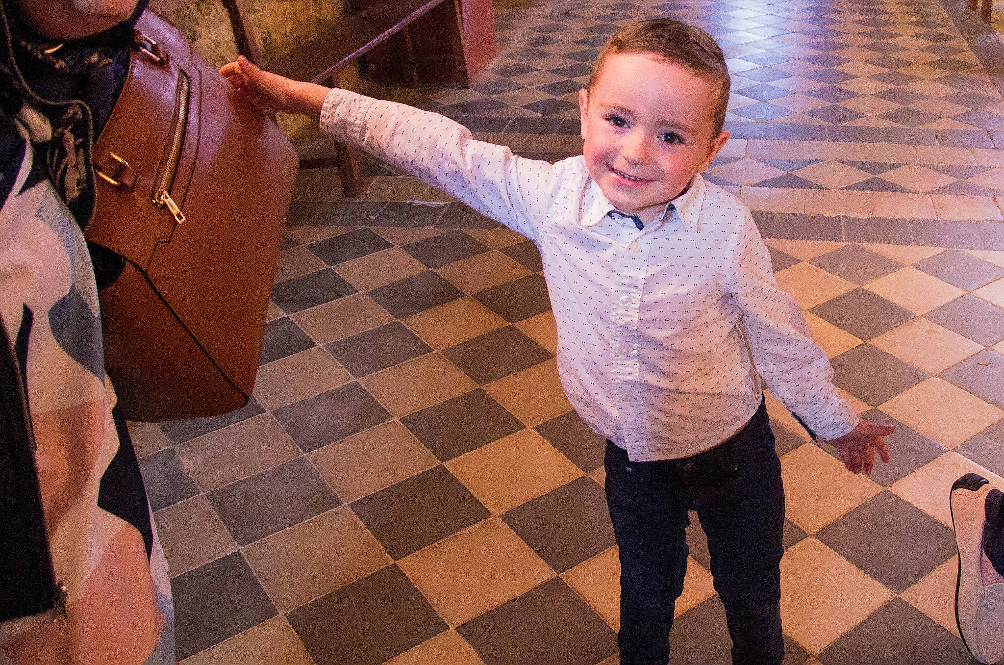 Telio a rejoint le concours — aidez-le/la à gagner de superbes lots ! child, dance, event, floor, flooring, fun, joy, party, person, toddler, vacation