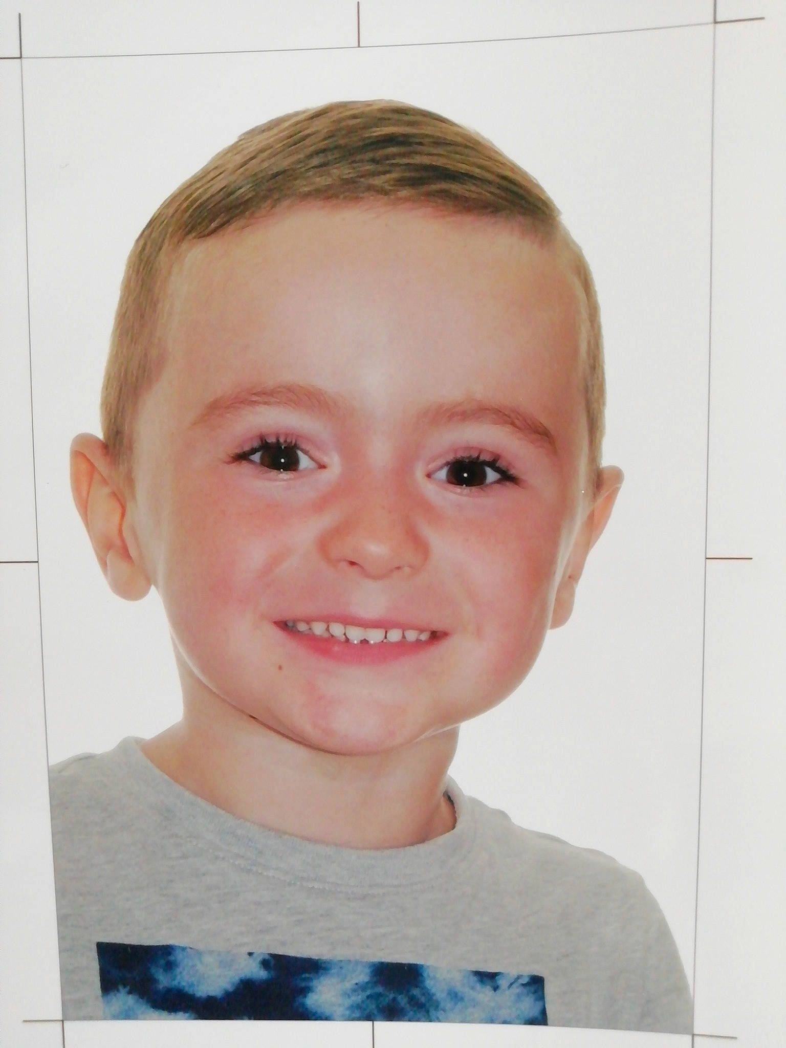 Telio participe au concours pour gagner de l'argent avec cette photo : cheek, child, chin, ear, eye, eyebrow, face, facial_expression, forehead, hair, hairstyle, head, jaw, joy, lip, nose, organ, person, portrait, skin