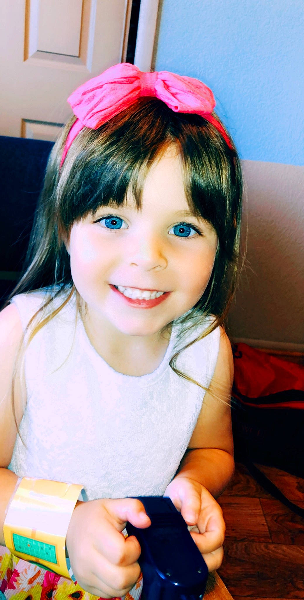 Zella is registered to the contest to win money with this photo: bangs, beauty, black_hair, brown_hair, child, child_model, chin, eye, face, forehead, hair, hair_accessory, hair_coloring, hairstyle, headband, hime_cut, joy, lip, person, pink