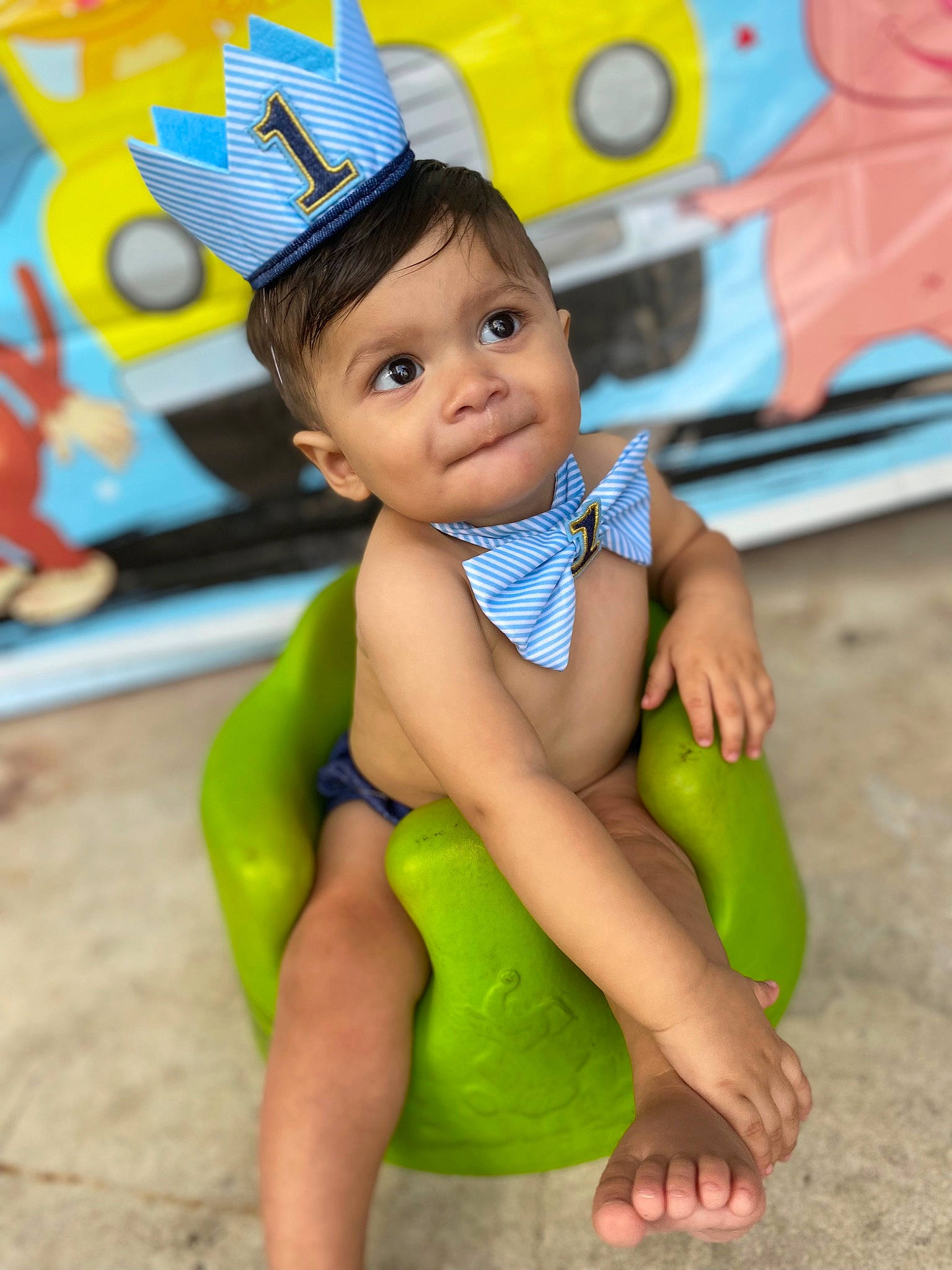 Fabian is registered to the contest to win money with this photo: baby_playing_with_toys, baby_toddler_clothing, barefoot, blue, child, flooring, foot, fun, green, happy, human_leg, knee, leisure, person, photograph, play, sitting, snapshot, thigh, toddler