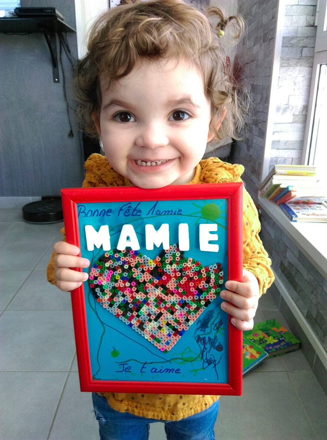 Camila participe au concours pour gagner de l'argent avec cette photo : child, joy, person, play, toddler