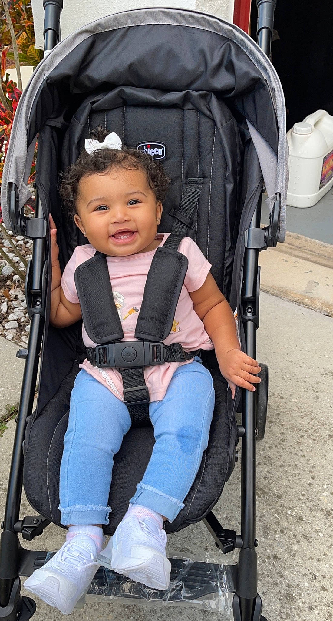 Kaelani joined the competition — help win amazing prizes! baby, baby_carriage, baby_products, baby_safety, bag, chair, child, comfort, electric_blue, eye, fashion_accessory, fun, head, person, product, sitting, skin, tire, toddler, wheel