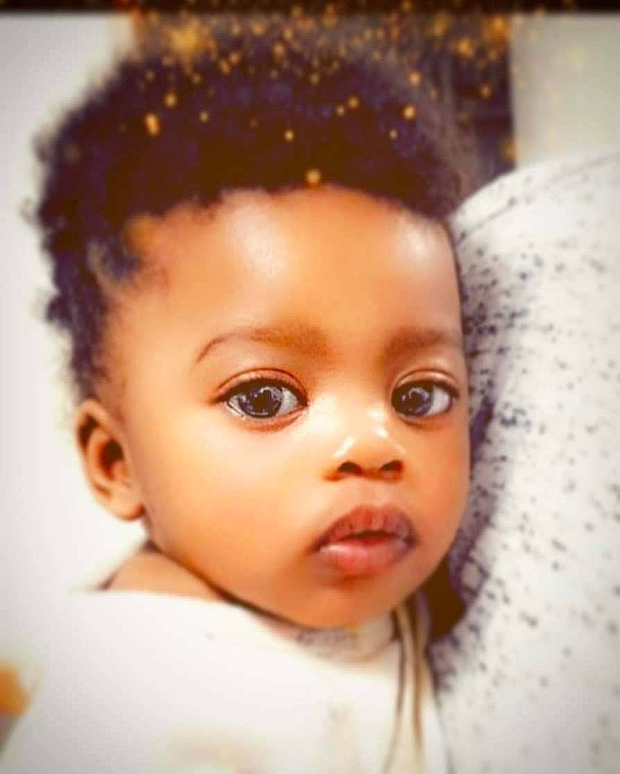 Khayna a rejoint le concours — aidez-le/la à gagner de superbes lots ! baby, beauty, black_hair, cheek, child, chin, close_up, ear, eye, eyebrow, face, forehead, hair, hairstyle, head, human, lip, nose, person, skin