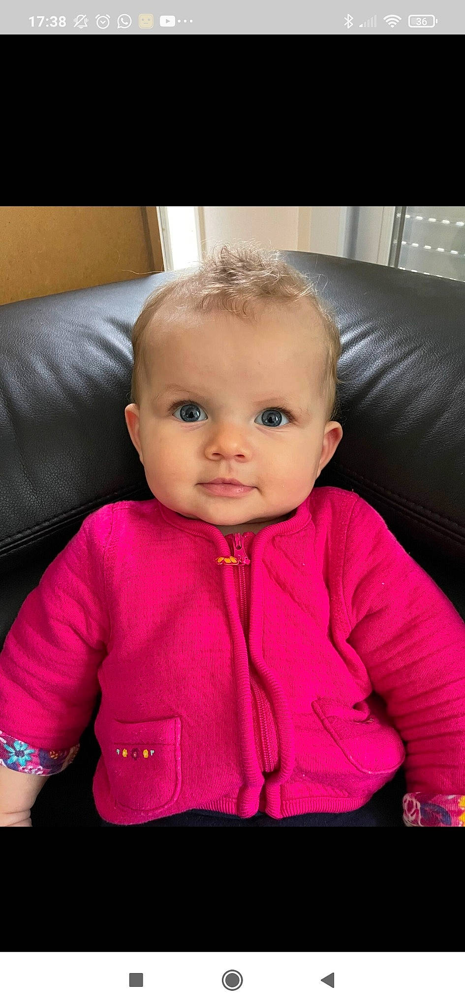 Nami participe au concours pour gagner de l'argent avec cette photo : baby, baby_toddler_clothing, cheek, comfort, cool, couch, eyebrow, eyelash, hairstyle, iris, lip, mouth, nose, outerwear, person, pink, skin, sleeve, smile, snapshot