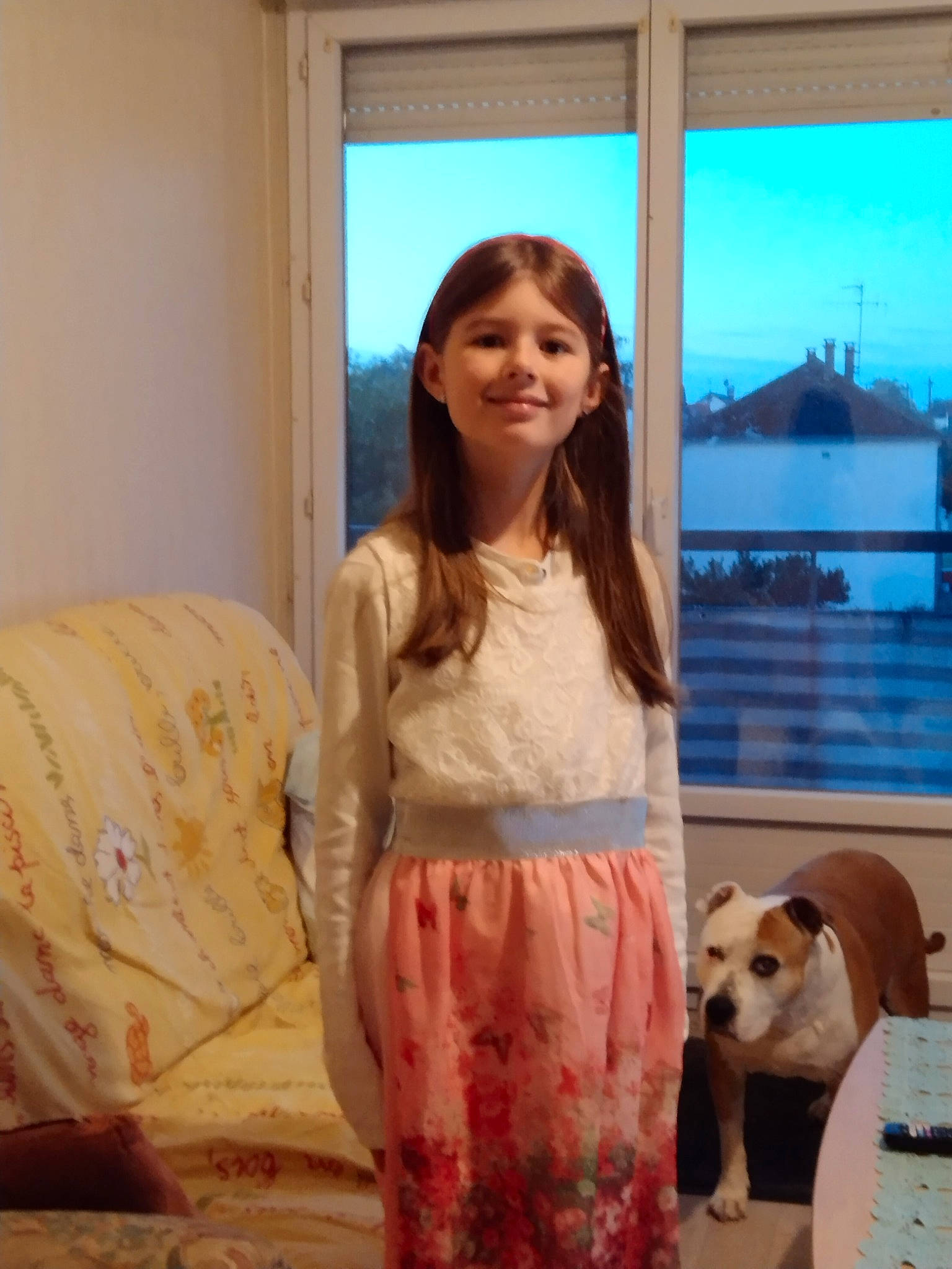 Malyssia participe au concours pour gagner de l'argent avec cette photo : abdomen, carnivore, companion_dog, dog_breed, door, fawn, fun, fur, happy, human_leg, joy, linens, person, room, sky, sleeve, smile, thigh, toy, waist