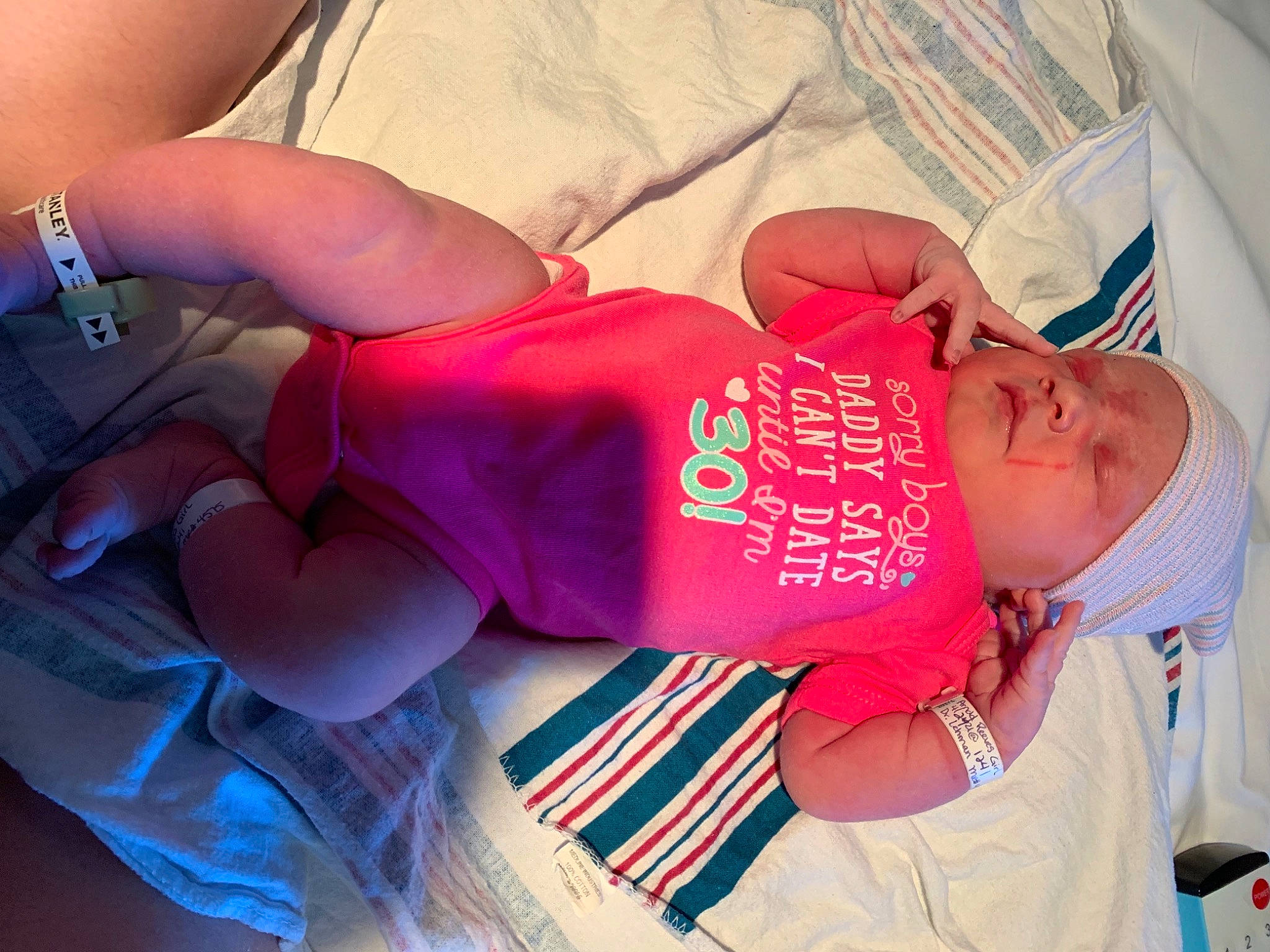 Amaya is registered to the contest to win money with this photo: abdomen, arm, chest, comfort, cool, elbow, finger, hand, headwear, human, human_leg, joint, knee, mouth, muscle, nail, person, sleeve, stomach, thigh