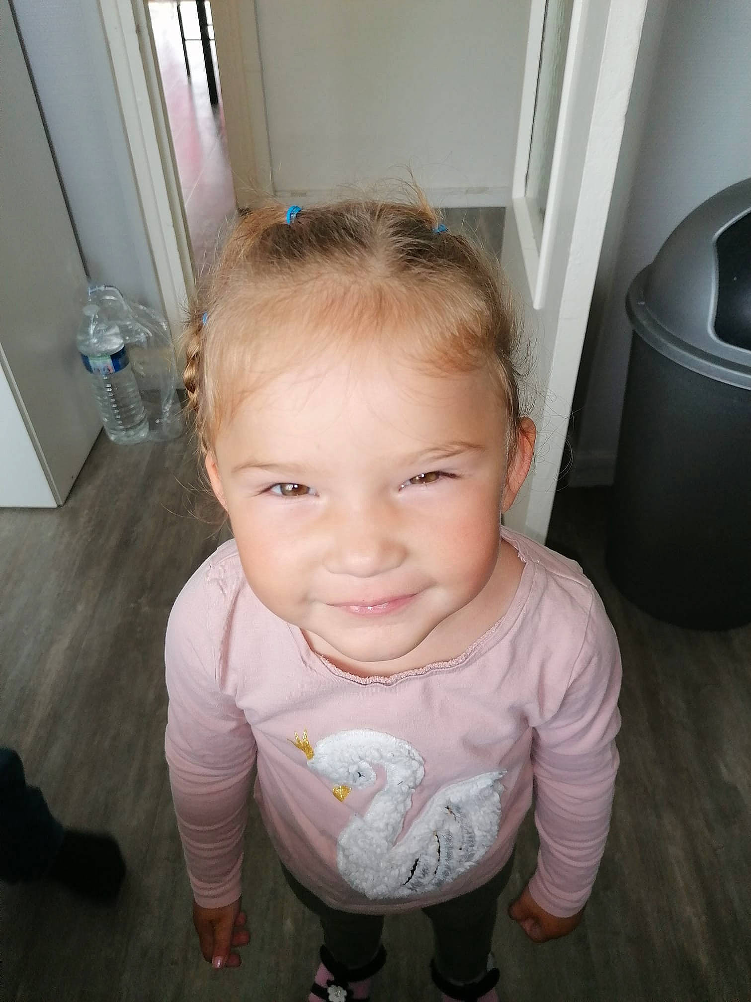 Catalina participe au concours pour gagner de l'argent avec cette photo : baby, baby_products, baby_toddler_clothing, cheek, child, eye, floor, flooring, joy, mouth, person, shoe, sock, toddler, waste_containment, water_bottle