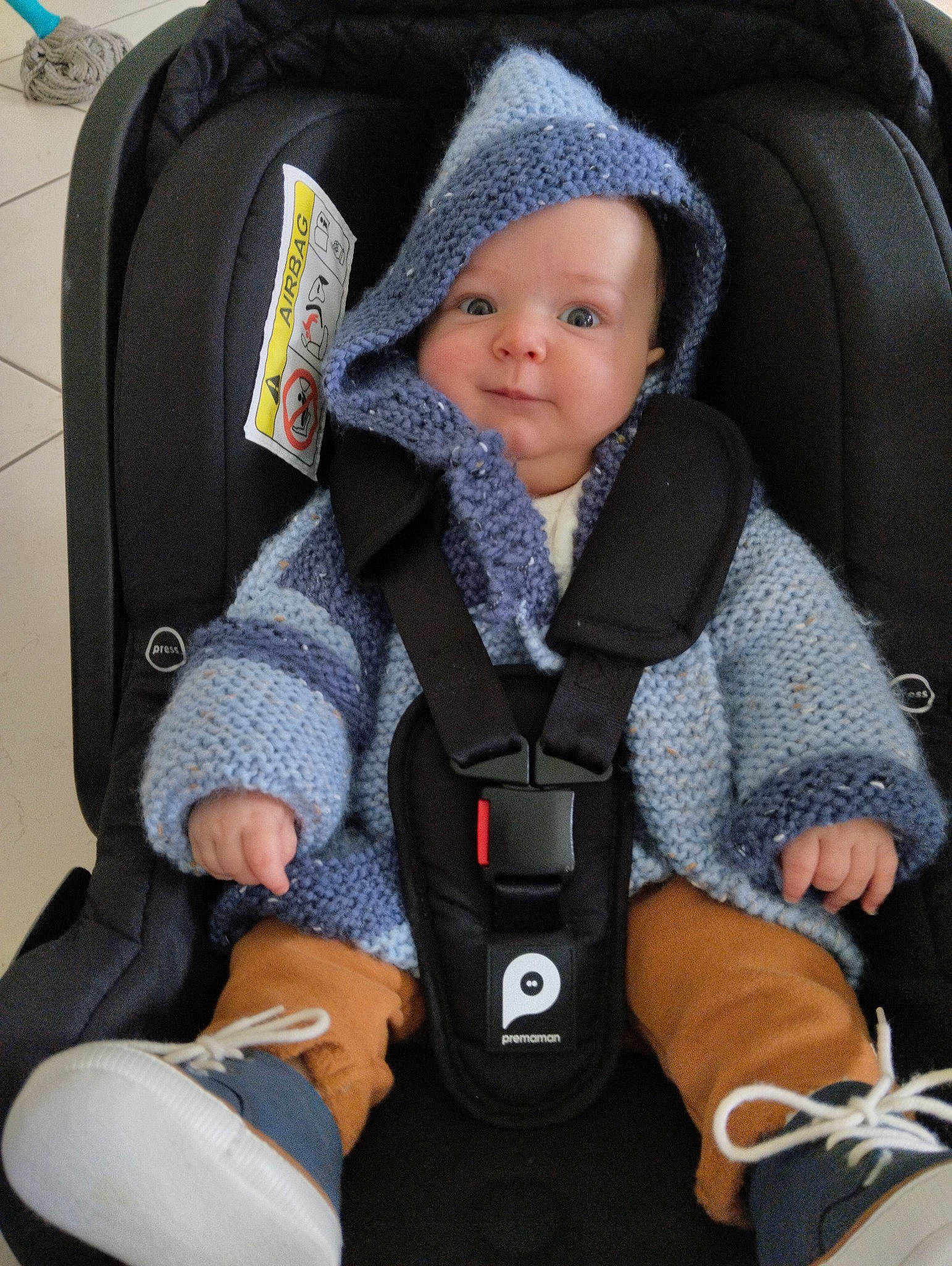 Nathan participe au concours pour gagner de l'argent avec cette photo : auto_part, baby, baby_carriage, baby_products, baby_safety, baby_toddler_clothing, car_seat, child, comfort, head_restraint, headwear, person, photograph, product, seat_belt, service, sitting, thumb, toddler, travel