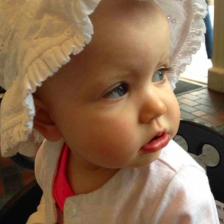 Gema is registered to the contest to win money with this photo:
