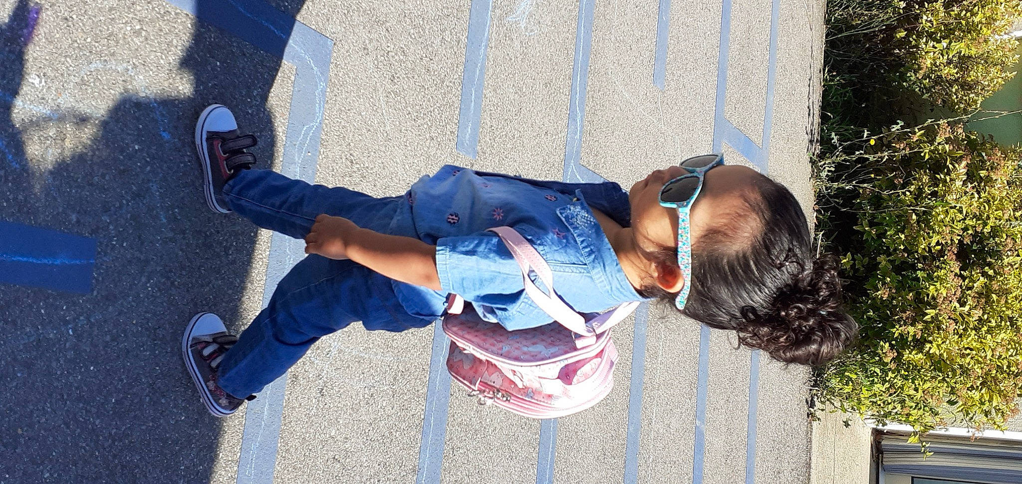 Cléiany a rejoint le concours — aidez-le/la à gagner de superbes lots ! denim, jeans, person