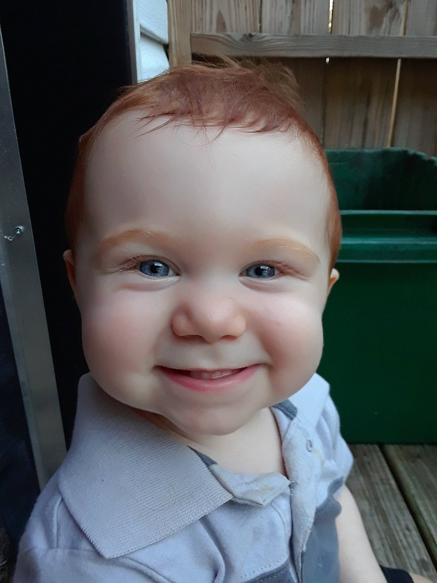 Neil is registered to the contest to win money with this photo: boy, cheek, child, chin, ear, eye, eyebrow, face, forehead, girl, hairstyle, head, human_hair_color, infant, iris, joy, lip, nose, person, skin