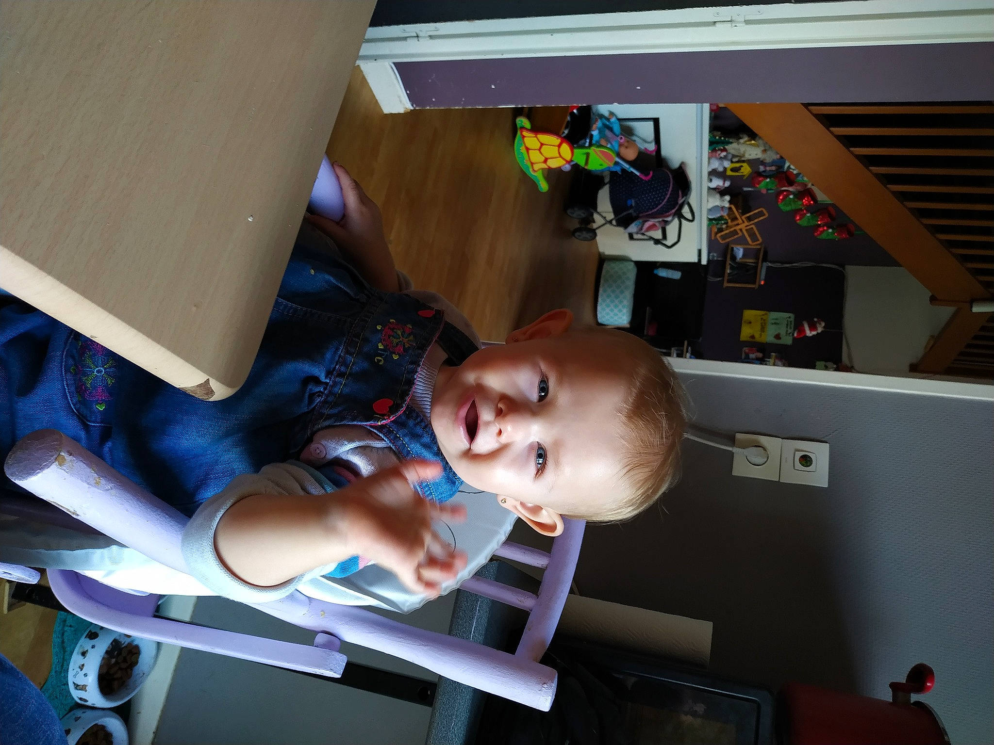 Kenza participe au concours pour gagner de l'argent avec cette photo : baby, baby_toddler_clothing, child, person, toddler