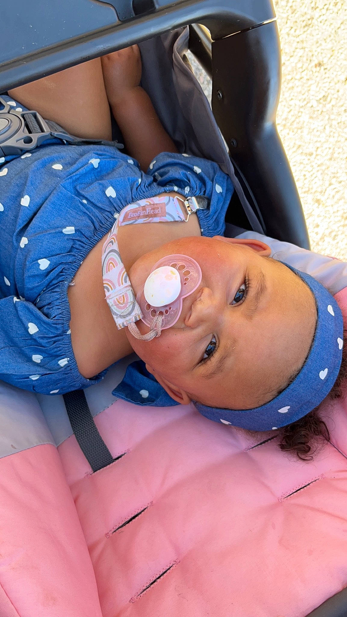 Azavia is registered to the contest to win money with this photo: azure, baby, baby_products, baby_toddler_clothing, cheek, chest, child, comfort, electric_blue, finger, gesture, happy, human_body, human_leg, mouth, nail, person, skin, thigh, thumb