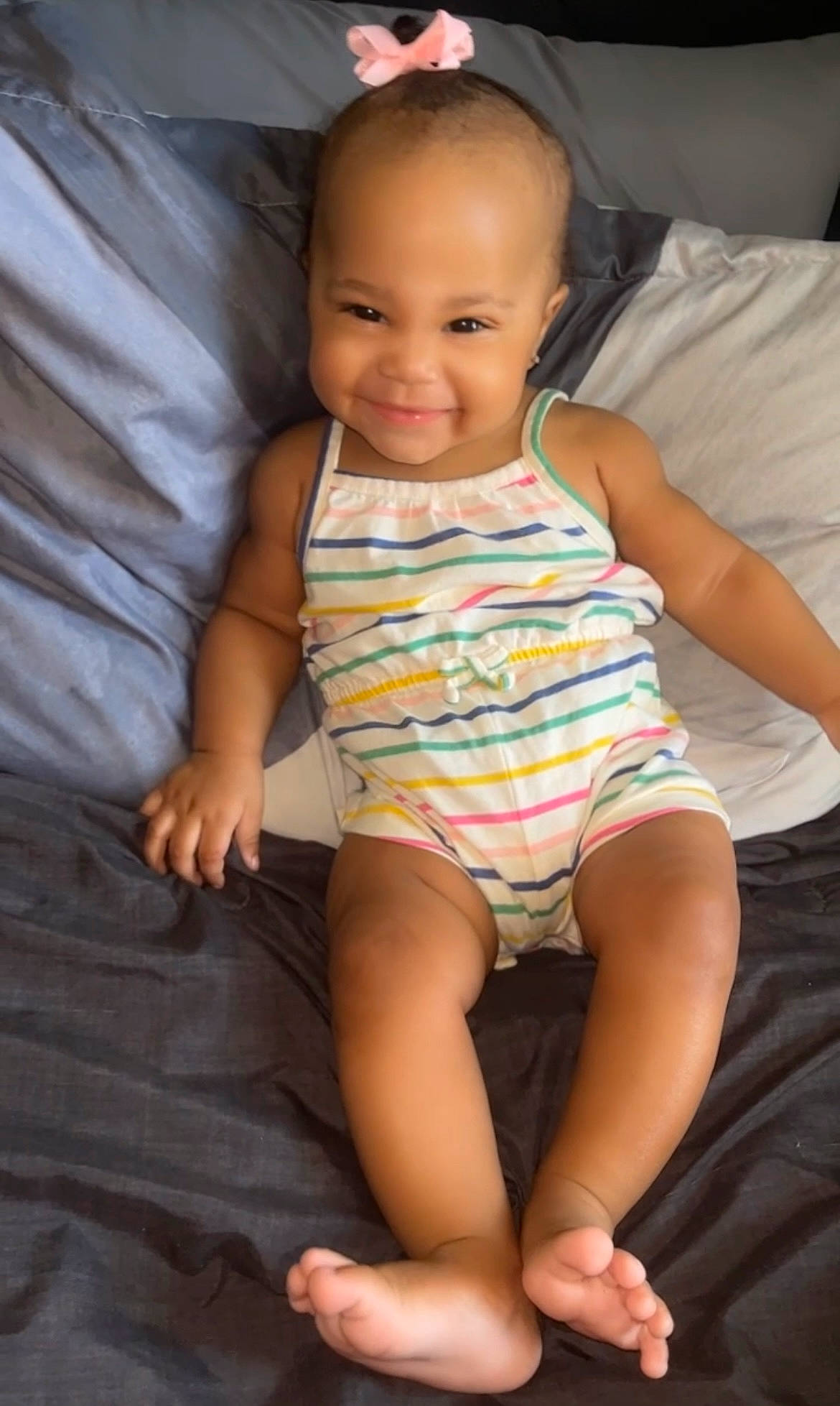 Demi is registered to the contest to win money with this photo: cheek, chin, eye, face, facial_expression, flash_photography, hair, hairstyle, hand, head, human_body, joint, joy, leg, lip, mouth, muscle, neck, person, shoulder