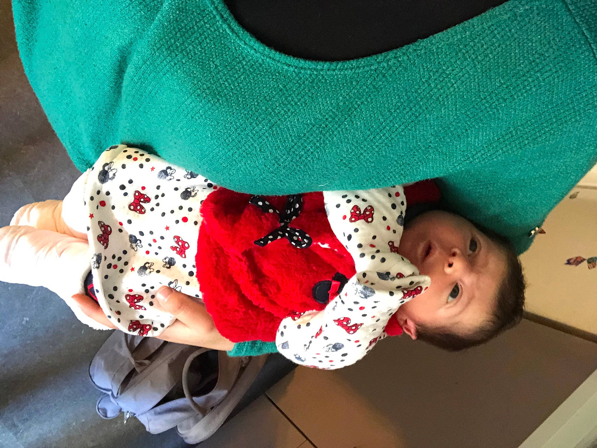 Lindsay participe au concours pour gagner de l'argent avec cette photo : baby, baby_toddler_clothing, child, comfort, electric_blue, green, happy, human, human_body, joint, mammal, pattern, person, product, sleeve, textile, thigh, toddler, trunk, waist