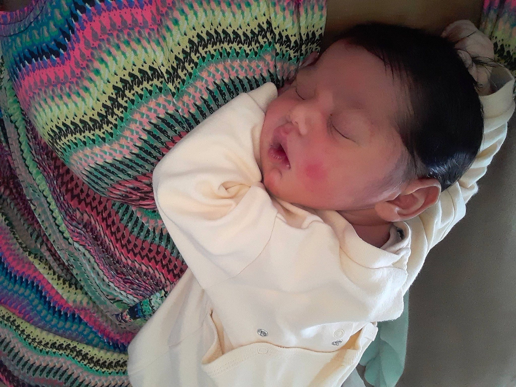 Naël participe au concours pour gagner de l'argent avec cette photo : arm, baby, baby_products, baby_sleeping, baby_toddler_clothing, bedtime, cheek, child, comfort, eye, head, iris, linens, nose, pattern, person, skin, sleeve, textile, toddler