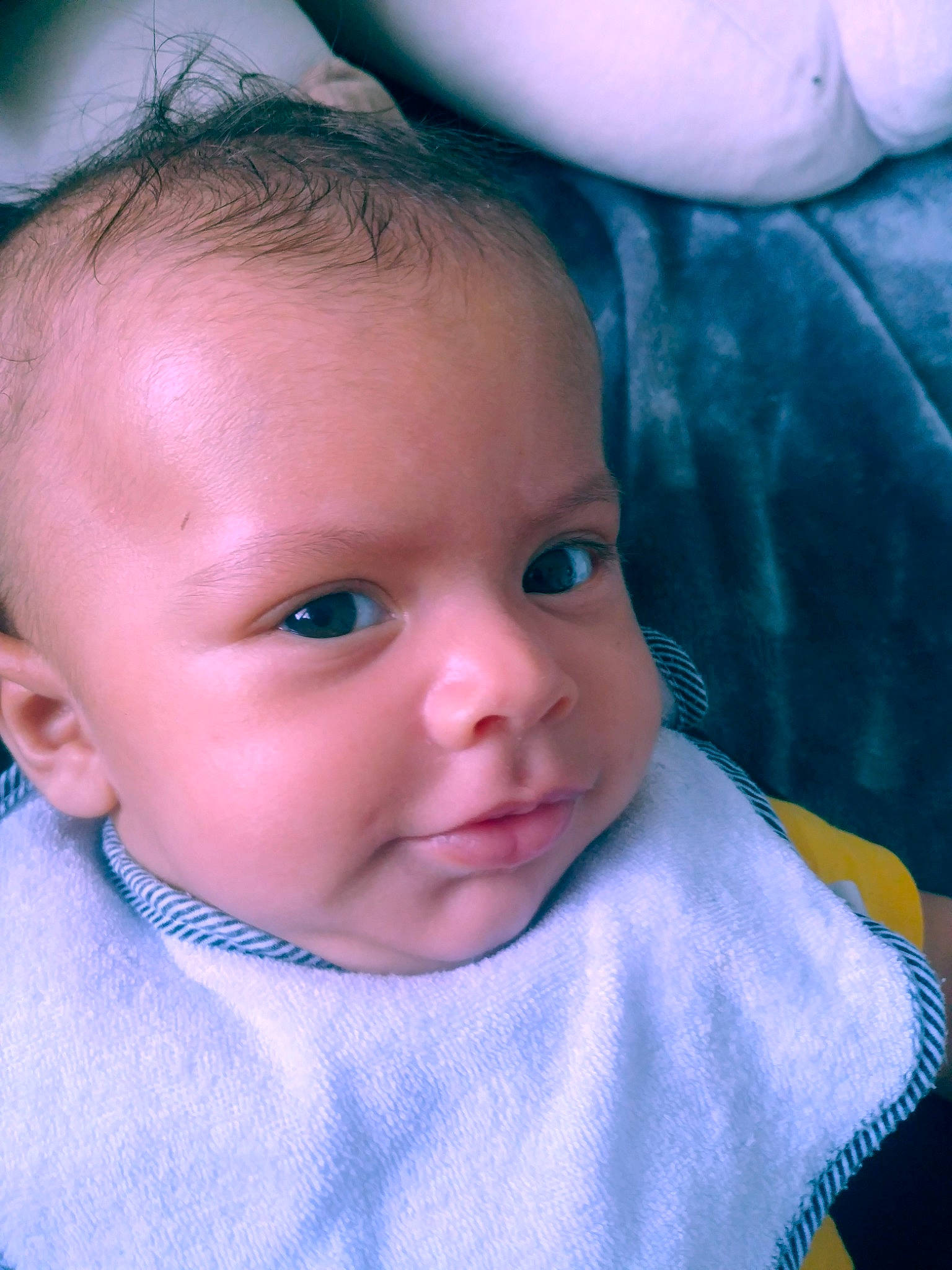 Noah participe au concours pour gagner de l'argent avec cette photo : baby, blue, cheek, child, chin, close_up, ear, eye, eyebrow, face, forehead, head, iris, lip, mouth, nose, person, pink, skin, smile