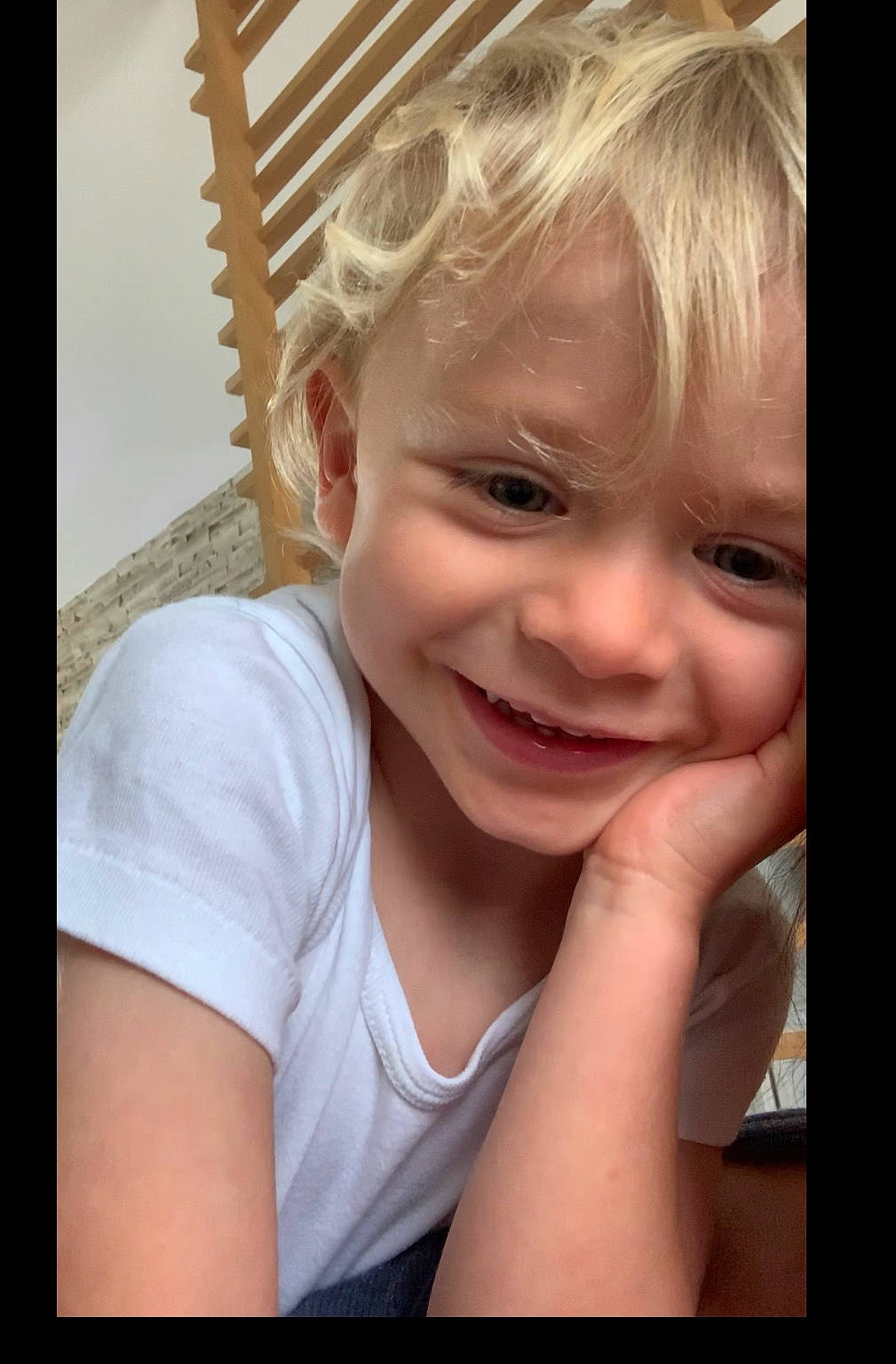 Elliot participe au concours pour gagner de l'argent avec cette photo : beauty, blond, cheek, child, chin, ear, eye, eyebrow, face, facial_expression, forehead, hair, hairstyle, head, joy, lip, nose, person, skin, smile