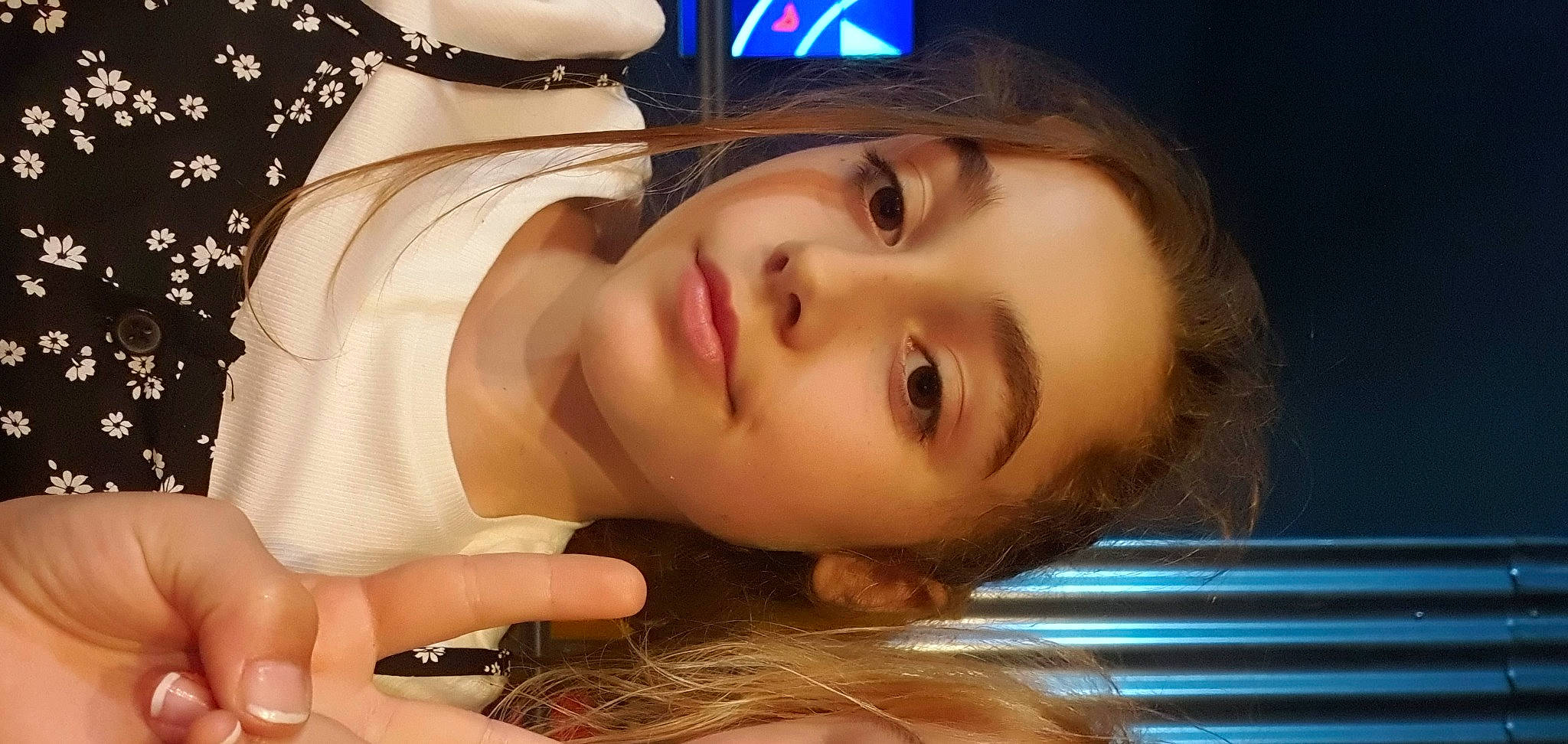 Valentina participe au concours pour gagner de l'argent avec cette photo : black_hair, cheek, chest, ear, eye, eyebrow, eyelash, eyewear, flash_photography, forehead, happy, jaw, lip, long_hair, mouth, neck, nose, person, skin, smile